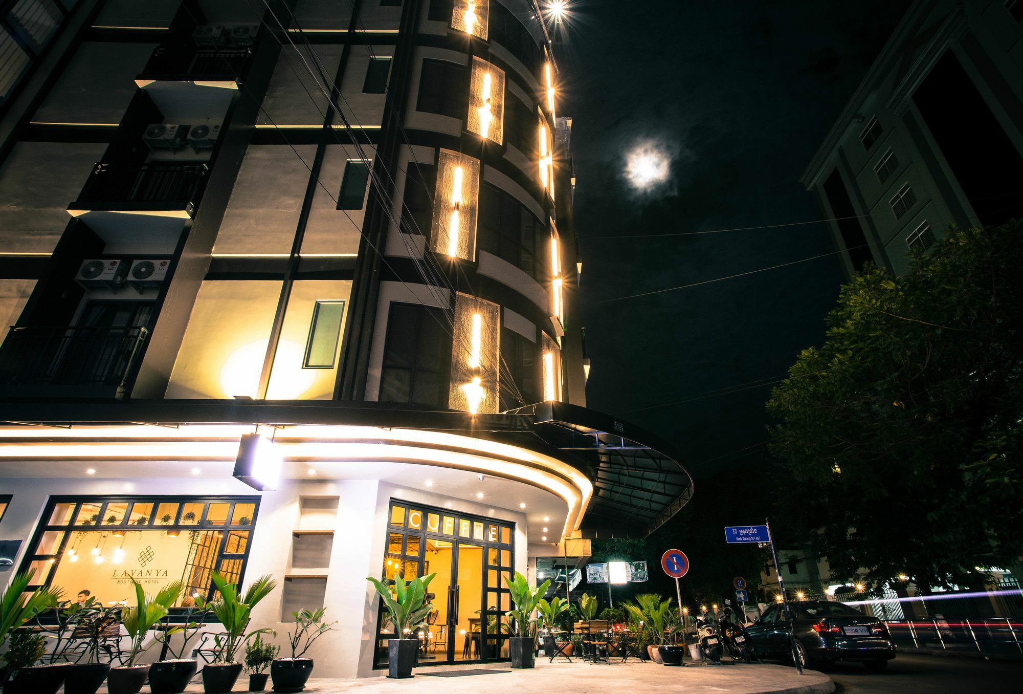 Lavanya Boutique Hotel Phnom Penh Exterior photo